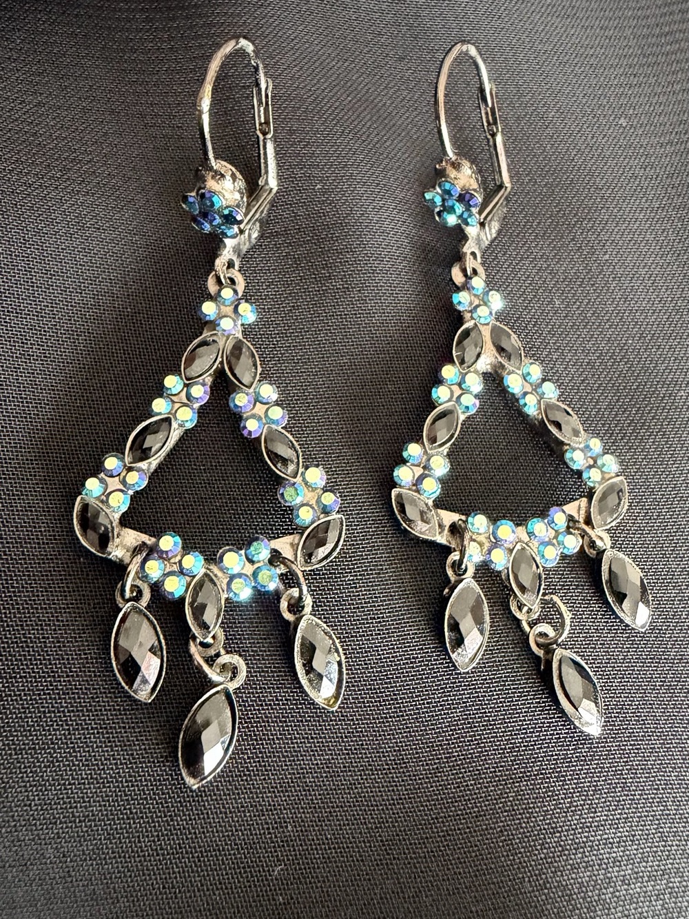 Sorrelli Women's Black and Iridescent Crystal Chandelier Earrings